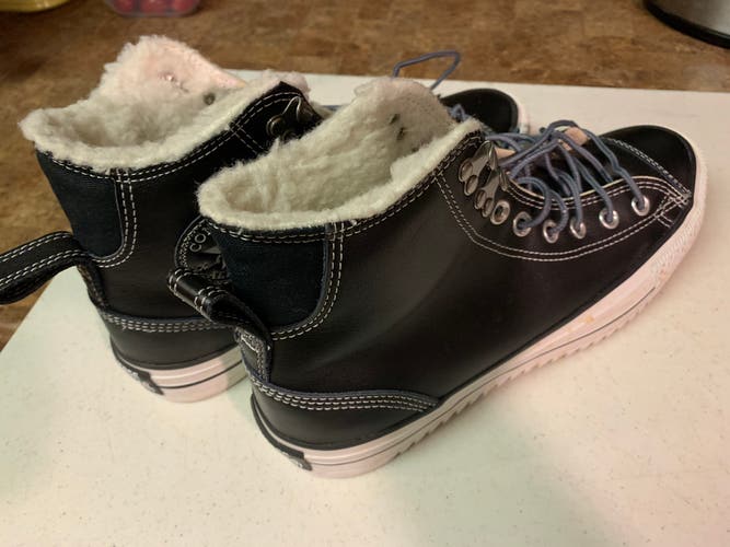 Selling This Brauriful Lined Converse All Star For Cold Weather