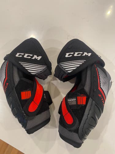 Ccm jet speed xtra elbow pads Junior Large