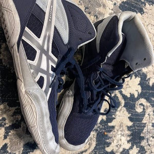 Used Asics Shoes, Size 9 1/2 Mens