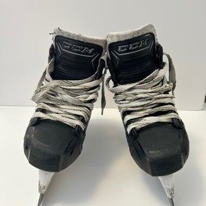 Junior Used CCM Super Tacks 9370 Hockey GOALIE Skates Regular Width Size 4.5