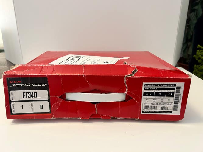 Junior New CCM JetSpeed FT340 Hockey Skates Regular Width Size 1