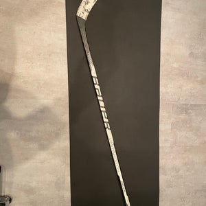 Bauer TotalOne LE hockey stick