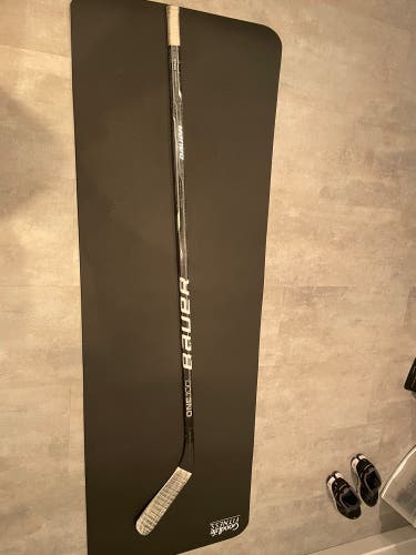 Bauer One100 hockey stick