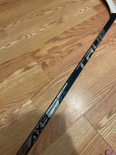 Intermediate Right Handed TC4  AX9 Hockey Stick