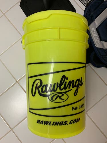 New Rawlings Softball 12 Pack (1 Dozen) 6 GALLON BUCKET OF 12" BATTING PRACTICE SOFTBALLS
