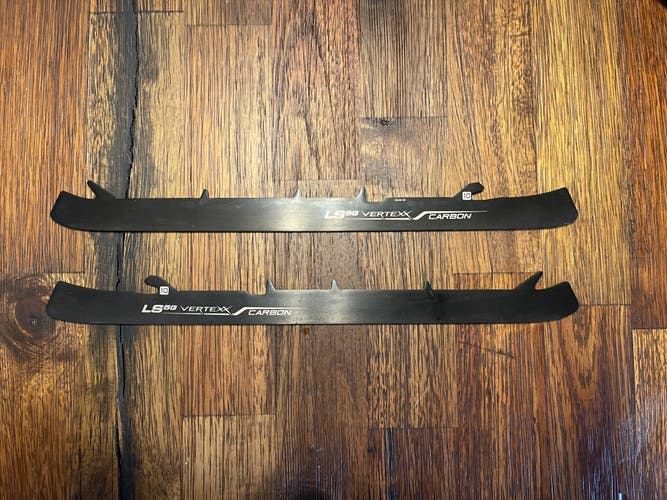 New Bauer LS5G Vertexx Carbon - Size 10- A25