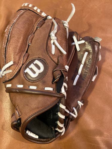 Used Wilson A440 12” Fastpitch Right Hand Throw Infield Softball Glove