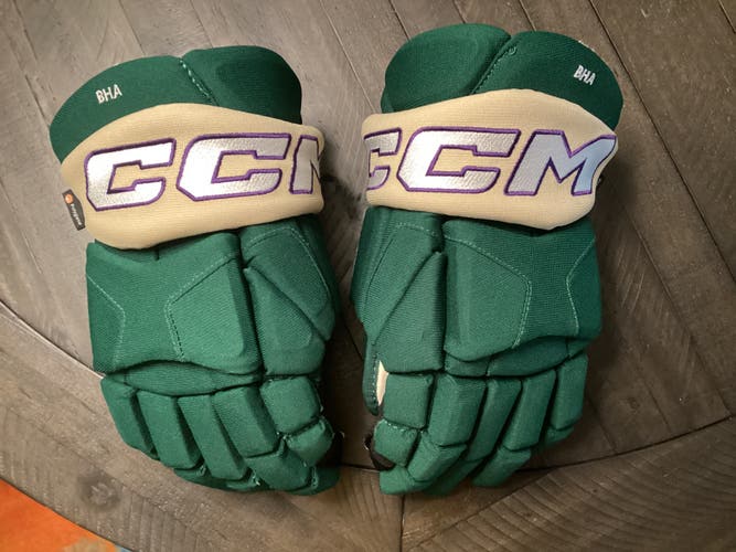 Used CCM AS-V Team Gloves 15” Green
