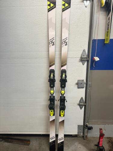 Unisex 188 cm 30M Radius With Bindings Junior Fischer World Cup SG Skis