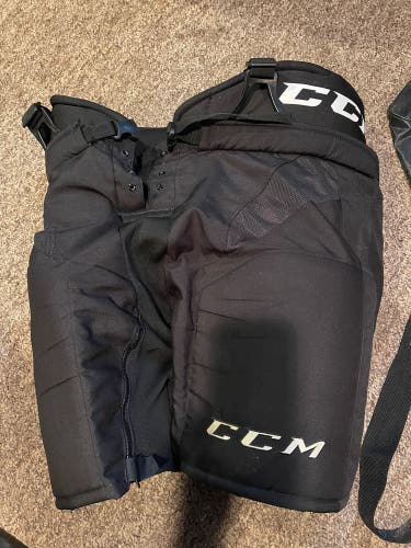 Senior XL CCM Pro Stock HP35 Hockey Pants