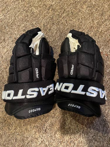 Easton Pro hockey gloves