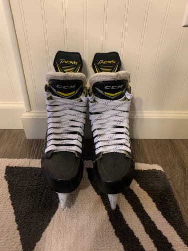 Senior CCM Size 8.5 Tacks 6092 Hockey Skates