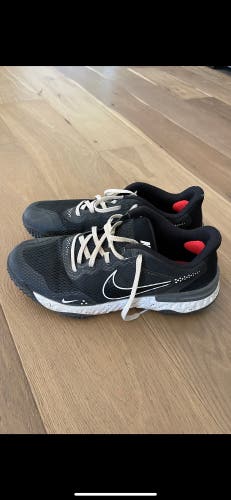 Black Men's Size 9.5 (Women's 10.5) Nike Shoes