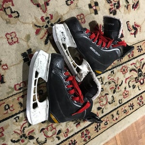 Used Bauer Size 4 Hockey Skates
