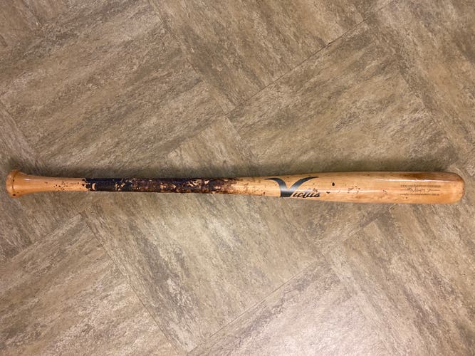 Victus MH17 Wood Bat