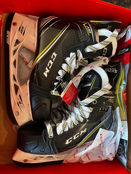 New CCM Regular Width Size 7 Super Tacks AS1 Hockey Skates