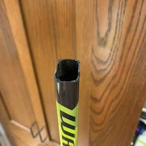 Senior Right Handed W03  Alpha DX Hockey Stick