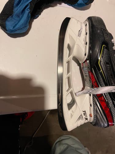 Used Bauer Regular Width Pro Stock Size 9.5 Vapor 2X Pro Hockey Skates