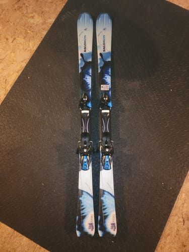 Women's Salomon Siam 5 All Mountain 144 cm Skis With Bindings