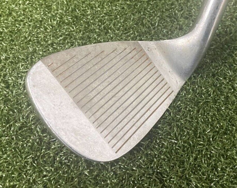 Wilson Patty Berg Cup Defender Pitching Wedge / RH / Ladies Steel / jl3190