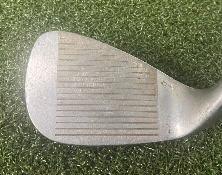 Wilson Patty Berg Cup Defender Pitching Wedge / RH / Ladies Steel / jl3190
