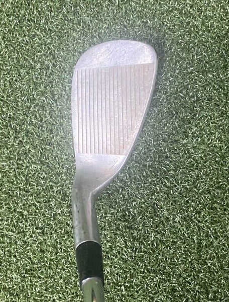 Wilson Patty Berg Cup Defender Pitching Wedge / RH / Ladies Steel / jl3190