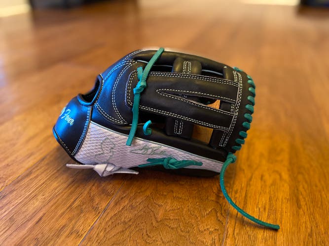 Custom 44 Pro 11.75 Infield Glove