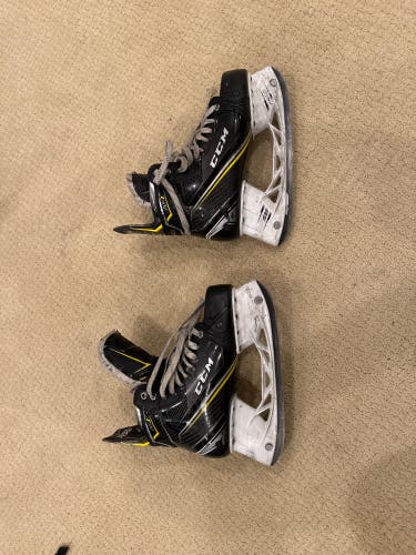 Senior CCM Extra Wide Width  Size 7.5 Super Tacks AS1 Hockey Skates
