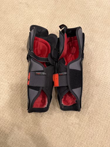CCM  JetSpeed FT370 Shin Pads