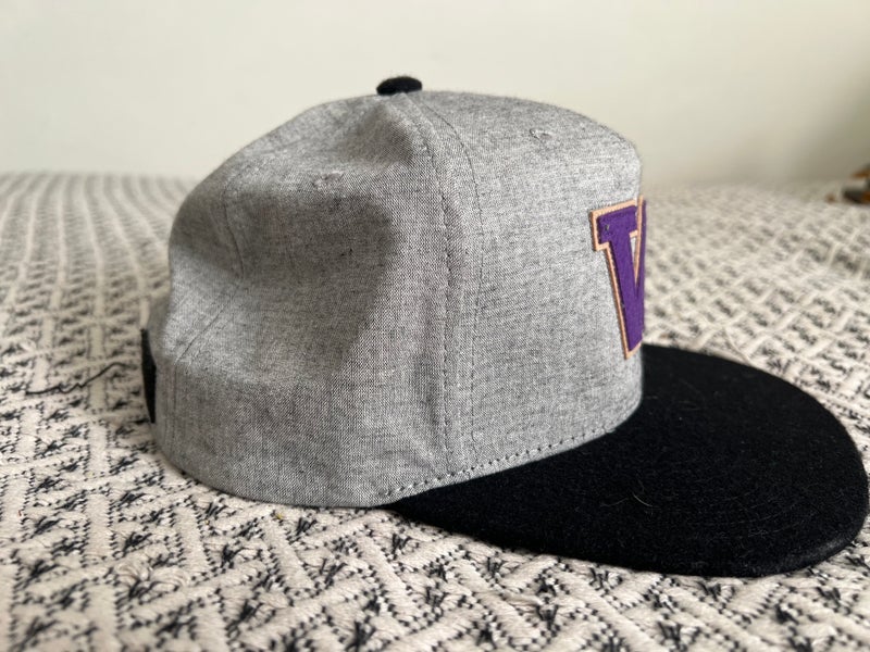 Washington Huskies adidas On-Field Baseball Fitted Hat - Purple