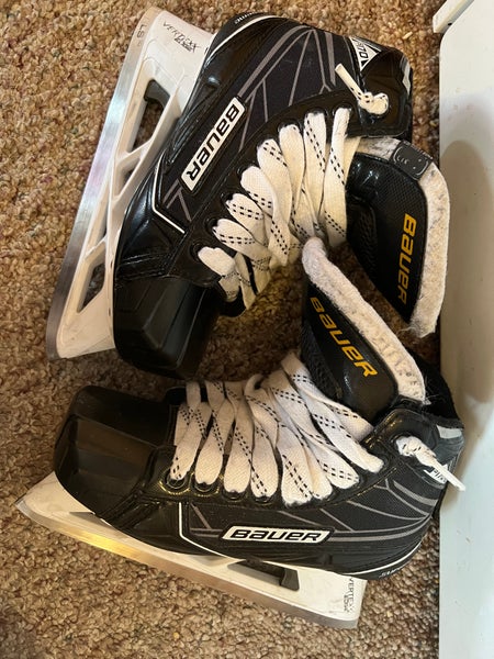 Junior Used Bauer Supreme S170 Hockey Goalie Skates Size 2