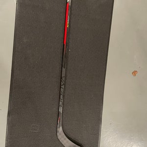 Intermediate Right Handed P92  Vapor Hyperlite Hockey Stick