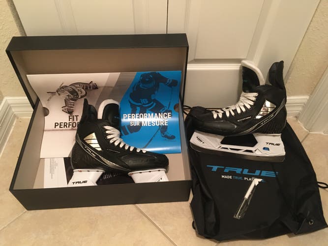 *OPEN BOX* True Pro Custom Hockey Skates Regular Width Size 9