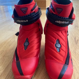 Skate Boots Size 39 EU (US 7) Used Alpina NNN Cross Country Ski Boots