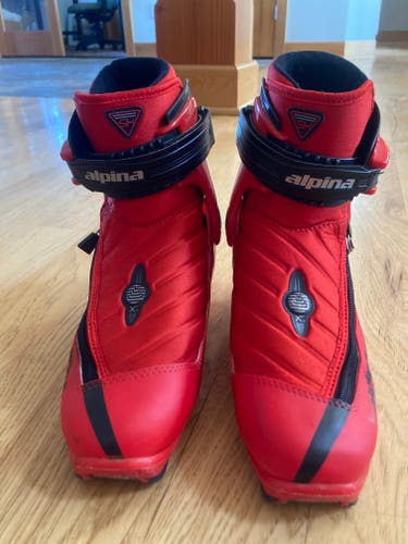 Skate Boots Size 39 EU (US 7) Used Alpina NNN Cross Country Ski Boots