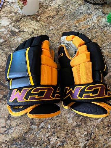 Used CCM 14" HG97 Gloves