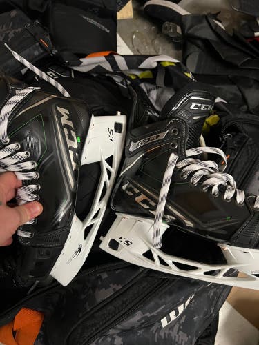 Used CCM Regular Width Size 9 RibCor 100k Pro Hockey Skates