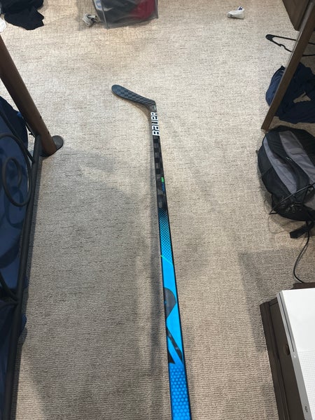 Senior Left Hand P28 Nexus Geo Hockey Stick