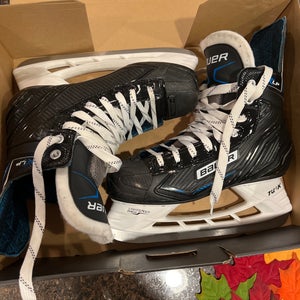 Intermediate Used Bauer XLP Hockey Skates Regular Width Size 6
