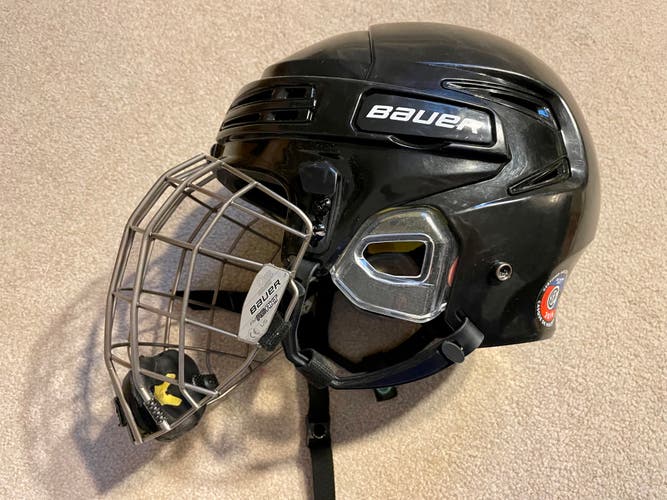 Bauer Helmet and cage - Large, black- great condition