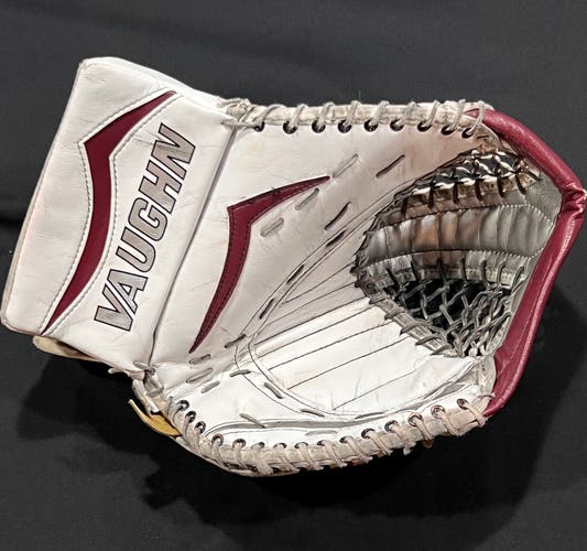 Vaughn Vision T5500 hockey goalie glove