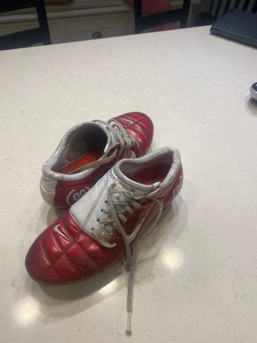 Red Used Men's Size 7.5 (Women's 8.5) Molded Cleats Nike T90 Laser Cleats