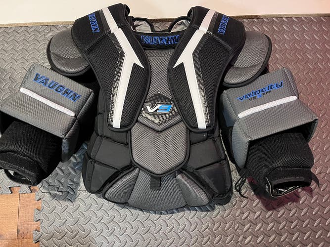 Used Small Vaughn V9 XFP Goalie Chest Protector