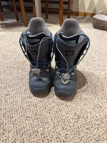 Burton Moto Snowboard Boots (Women’s 8.0)