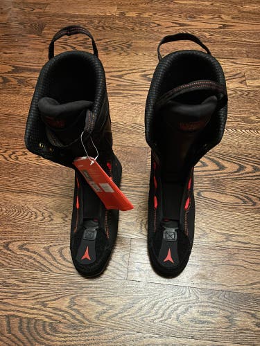 New Atomic Lace Up Liner 26.5