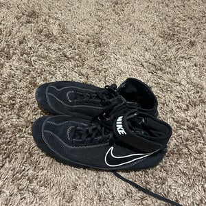 Used Nike Wrestling Shoes 9 1/2