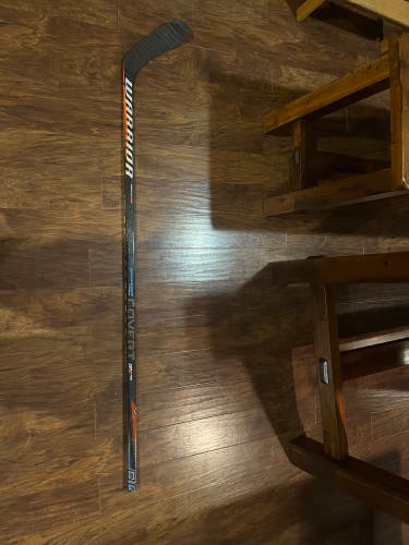 Senior Right Handed W28  Covert QRE Pro Hockey Stick