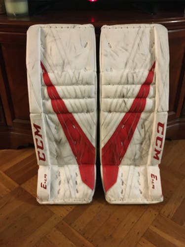 Used 32" CCM Extreme flex 4.9 Goalie Leg Pads
