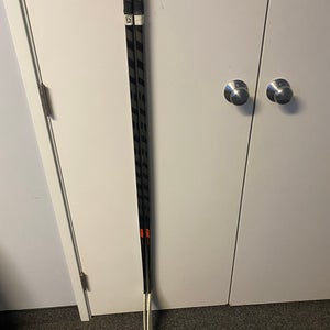 Intermediate Used Right Handed Warrior Covert QRE10 Hockey Stick P28
