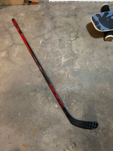 Senior Custom Right Handed P28 Nexus Geo Hockey Stick
